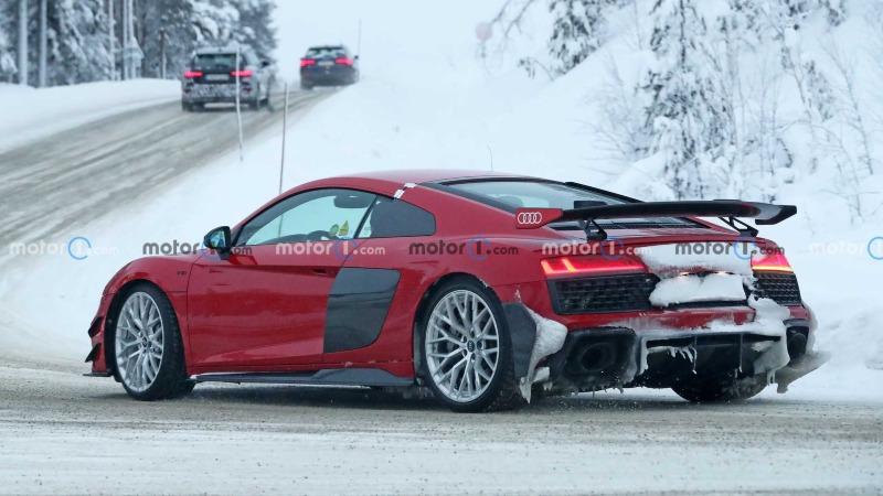 audi-r8-ultimate-rwd-rear-view-spy-photo (4).jpg