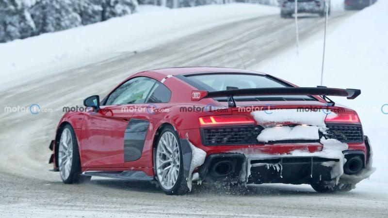 audi-r8-ultimate-rwd-rear-view-spy-photo (5).jpg