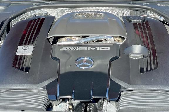 MySL-AMG-63-4MaticEngine1.jpg