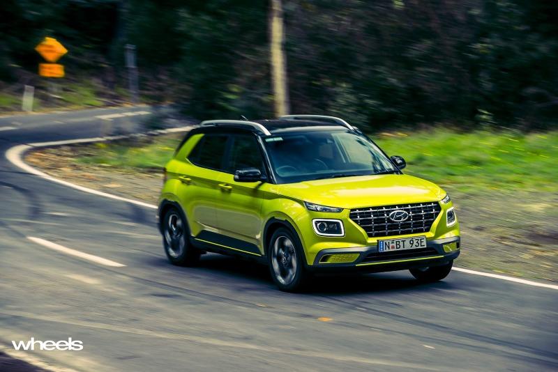 2020_Hyundai_Venue_Elite_Acid_Yellow_Australia_dynamic_cornering_front_top_2_ABrook.jpg