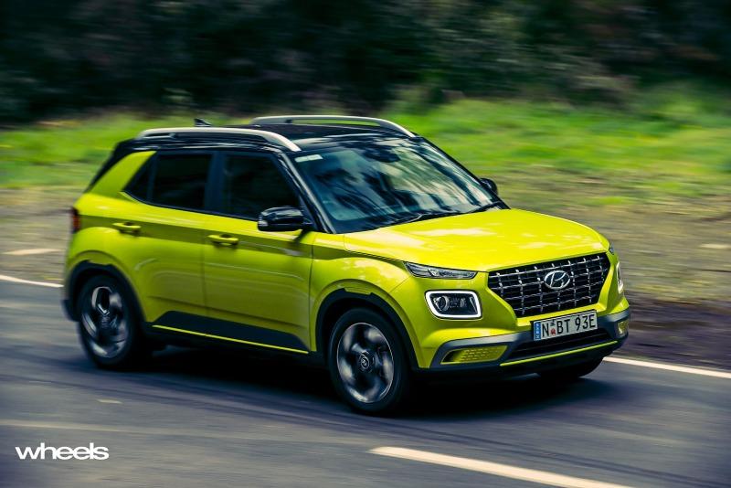 2020_Hyundai_Venue_Elite_Acid_Yellow_Australia_dynamic_front_top_ABrook.jpg