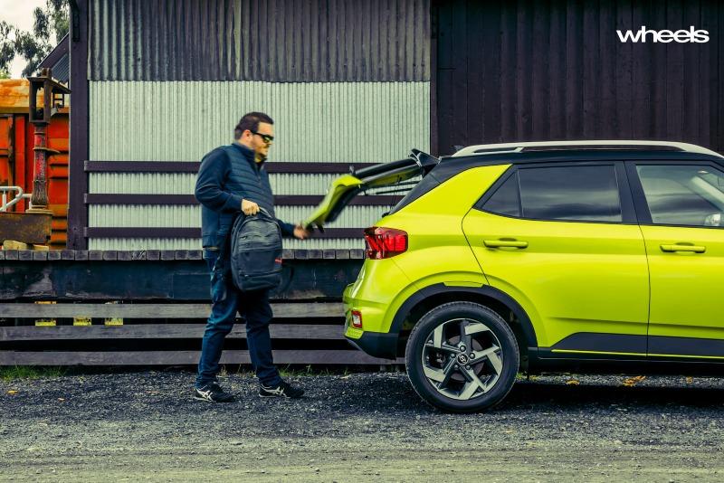 2020_Hyundai_Venue_Elite_Acid_Yellow_Australia_static_tailgate_ABrook.jpg