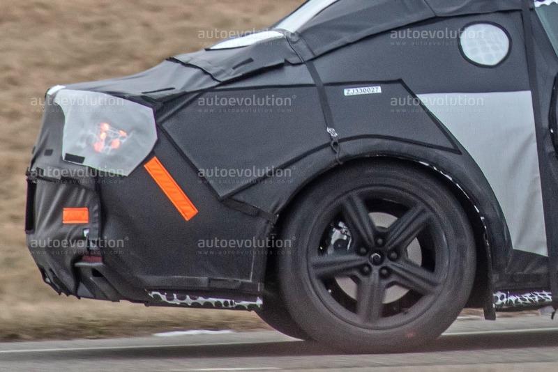 2024-ford-mustang-s650-spied-for-the-first-time-with-production-body_8.jpg