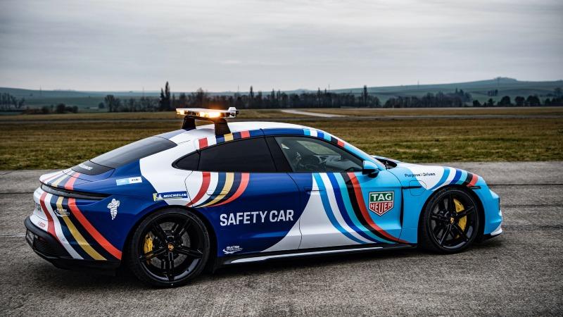 2022-Porsche-Taycan-Formula-E-Safety-Car-5.jpeg