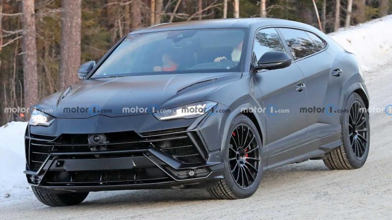 new-lamborghini-urus-evo-spy-shots (1).jpg