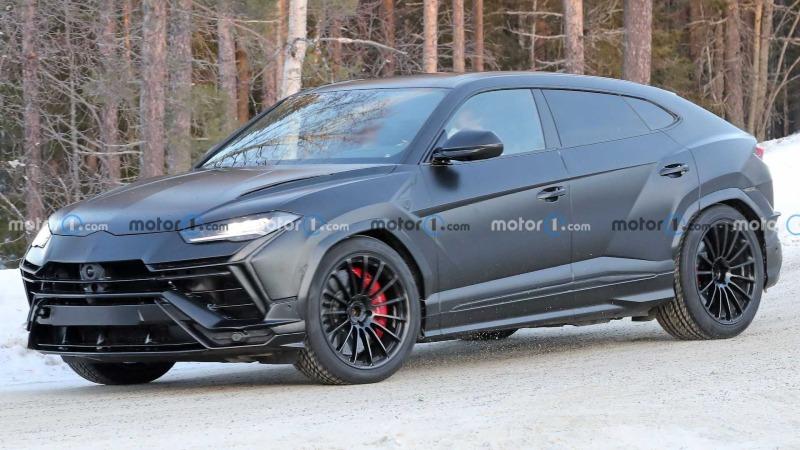 new-lamborghini-urus-evo-spy-shots (4).jpg