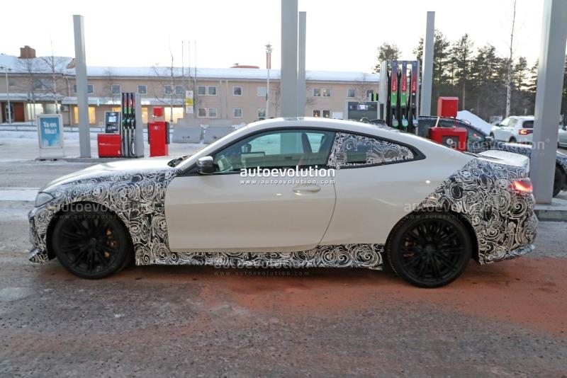 2023-bmw-m4-csl-spied-in-its-second-favorite-place-its-driver-is-not-happy_8.jpg