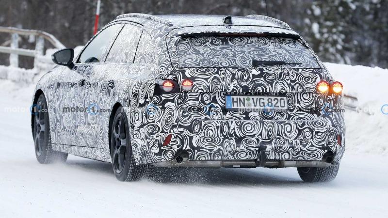 2023-audi-a4-avant-winter-spy-photo (9).jpg