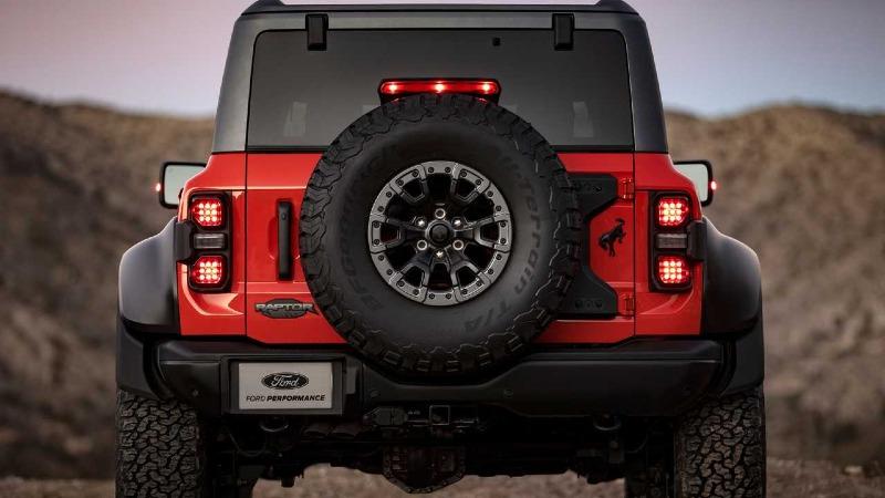 2022-ford-bronco-raptor-exterior-rear-view.jpg