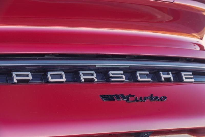 2021-porsche-911-turbo-08.jpg