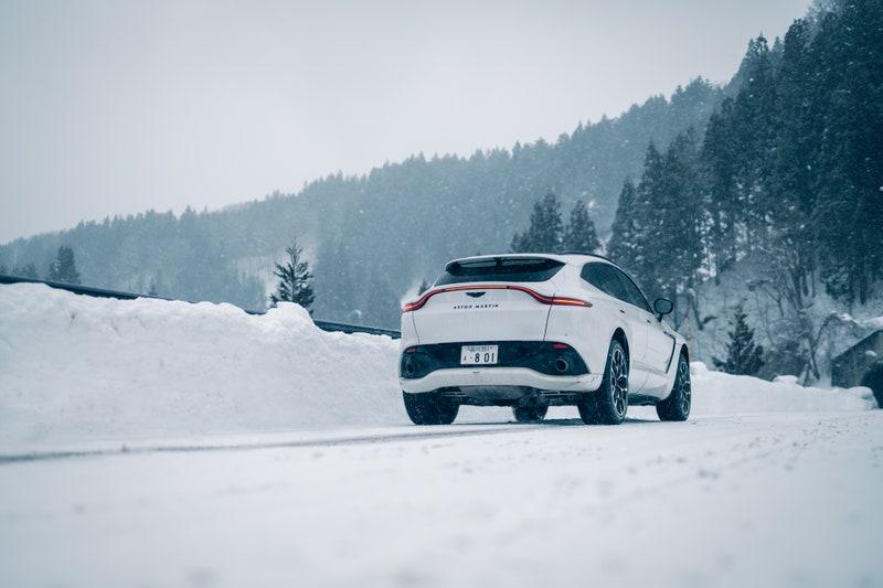 aston-martin-dbx-2.jpg