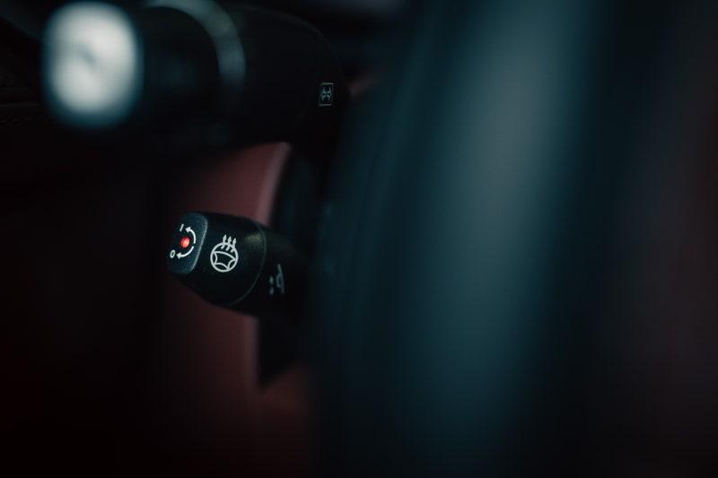 aston-martin-dbx-11.jpg