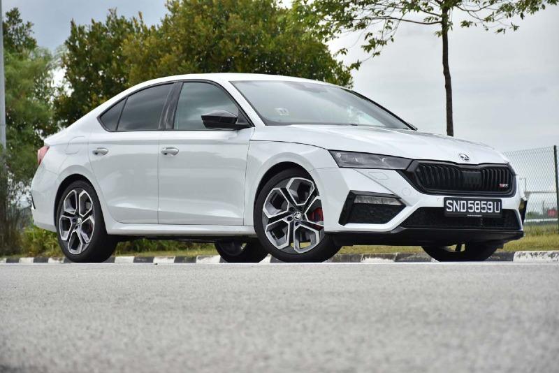 2022-Skoda-Octavia-RS-Singapore-carbuyer-61.jpg