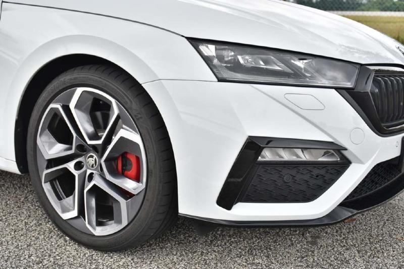 2022-Skoda-Octavia-RS-Singapore-carbuyer-21-1024x683.jpg