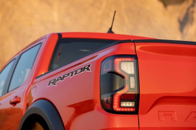 91-2022-ford-ranger-raptor-official-reveal-rear-lights.jpg