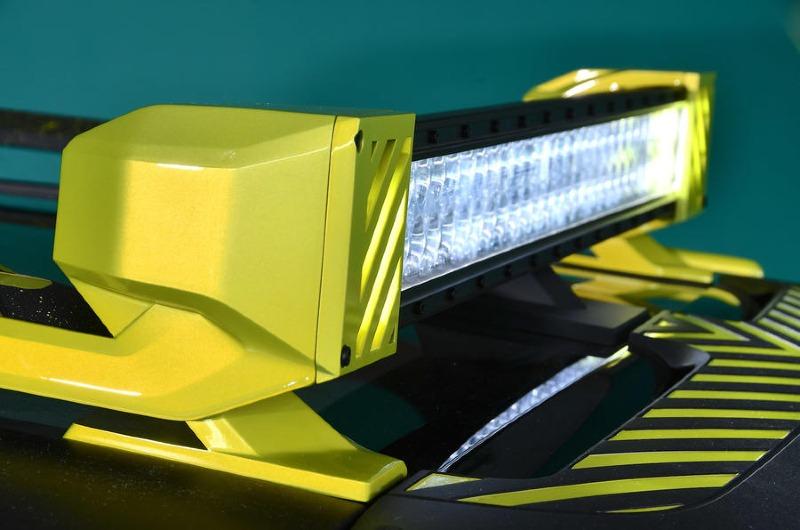 90-citroen-ami-beach-2022-drive-autocar-light-bar.jpg