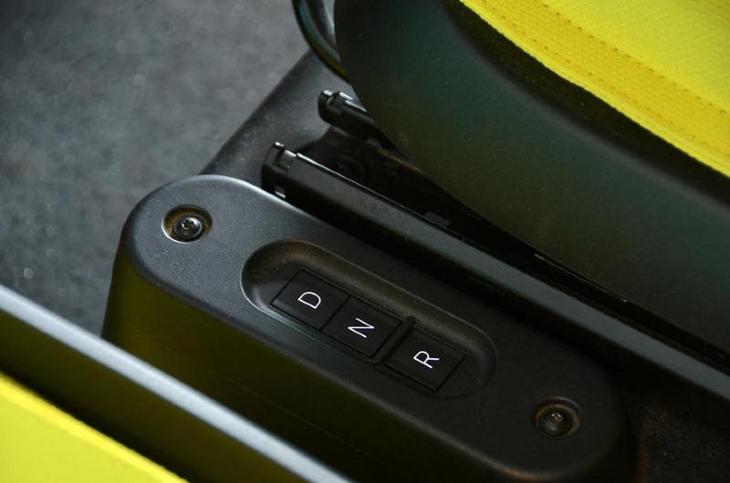 79-citroen-ami-beach-2022-drive-autocar-gear-selector.jpg