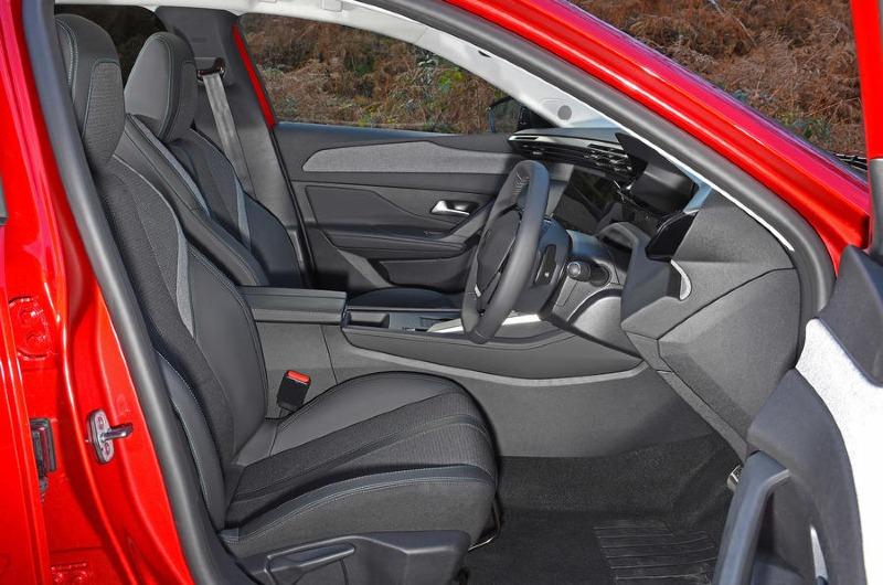 4-peugeot-308-puretech-130-gt-2022-uk-reviewin.jpg