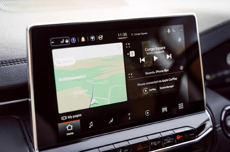 12-jeep-compass-4xe-2022-road-test-review-infotainment.jpg