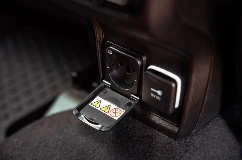 18-jeep-compass-4xe-2022-road-test-review-rear-power.jpg