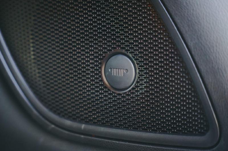 19-jeep-compass-4xe-2022-road-test-review-speakers.jpg