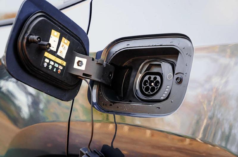 21-jeep-compass-4xe-2022-road-test-review-charging-port.jpg