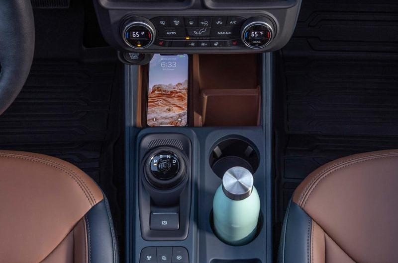 8-ford-maverick-2l-ecoboost-2022-review-centre-console.jpg