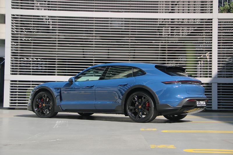 2022-Porsche-Taycan-Cross-Turismo-4S-Review-Singapore-CarBuyer.com_.sg-13.jpg