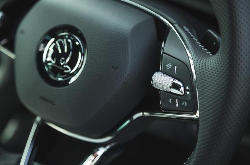 12-skoda-kodiaq-vrs-2022-road-test-steering-wheel.jpg