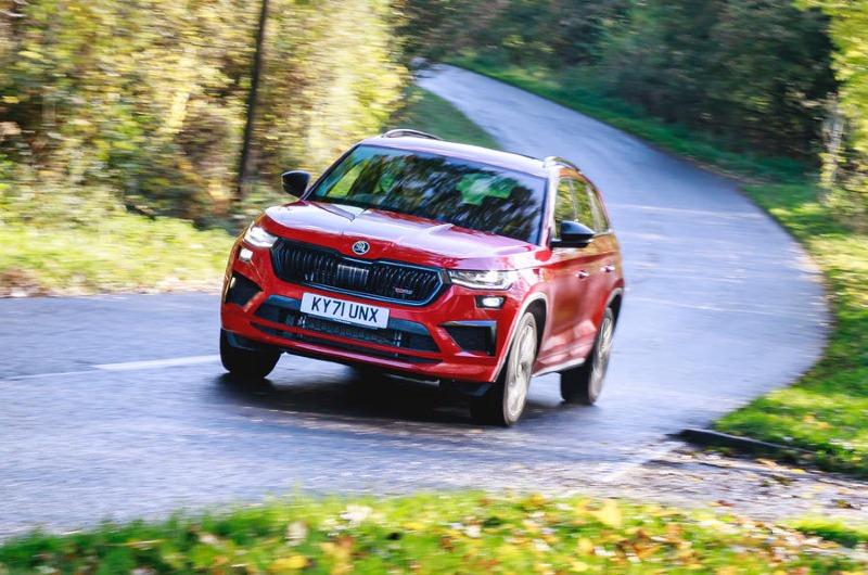 18-skoda-kodiaq-vrs-2022-road-test-cornering-front.jpg