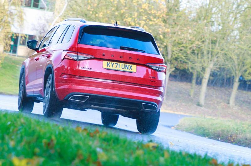 19-skoda-kodiaq-vrs-2022-road-test-cornering-rear.jpg