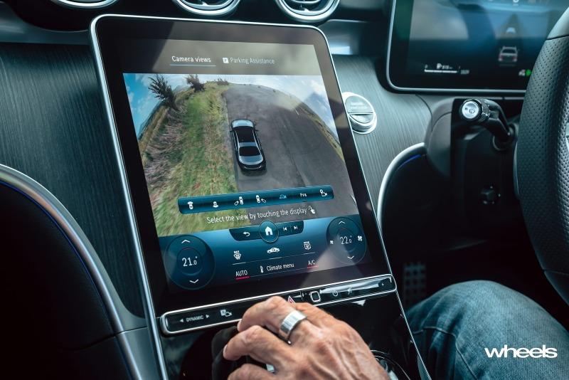 2022_Mercedes-Benz_C300_Spectral_Blue_Metallic_Australia_interior_infotainment_screen_05.jpg