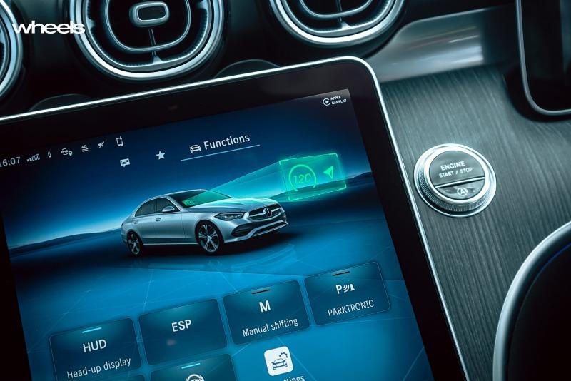 2022_Mercedes-Benz_C300_Spectral_Blue_Metallic_Australia_interior_infotainment_screen_heads-up_display_setting.jpg
