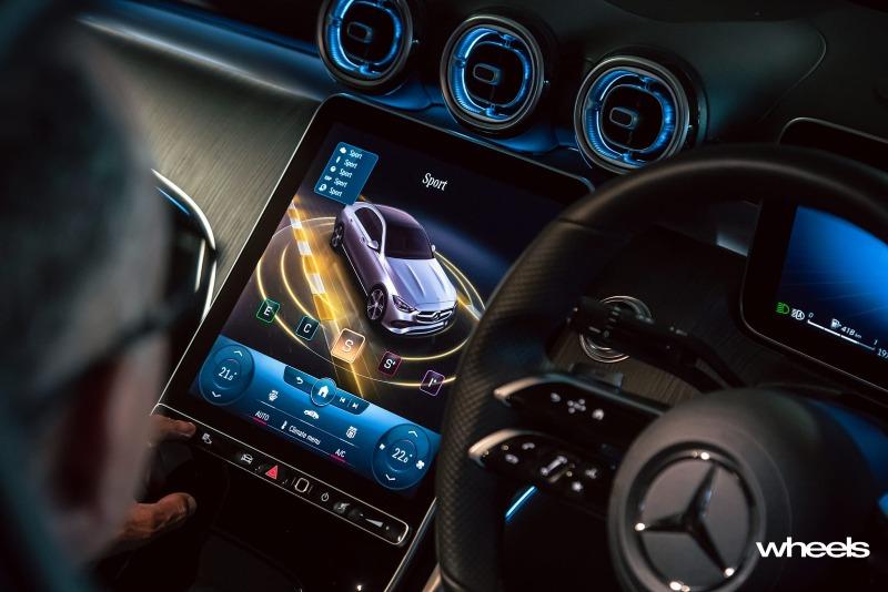 2022_Mercedes-Benz_C300_Spectral_Blue_Metallic_Australia_interior_infotainment_screen_09.jpg