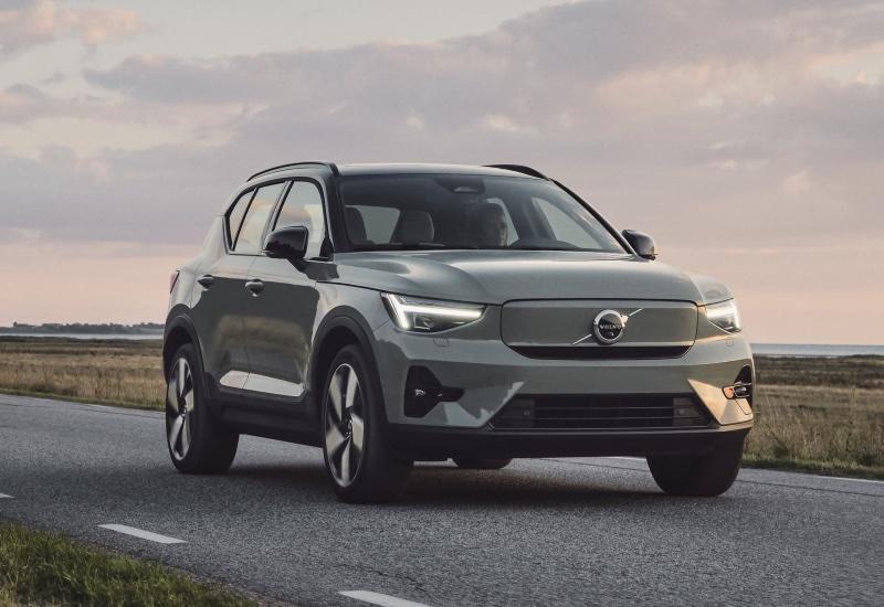 2022-Volvo-XC40-Recharge-00003.jpg