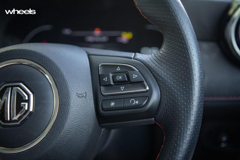 2022_MG_ZST_Brighton_Blue_interior_steering_wheel_button_control_SRawlings.jpg