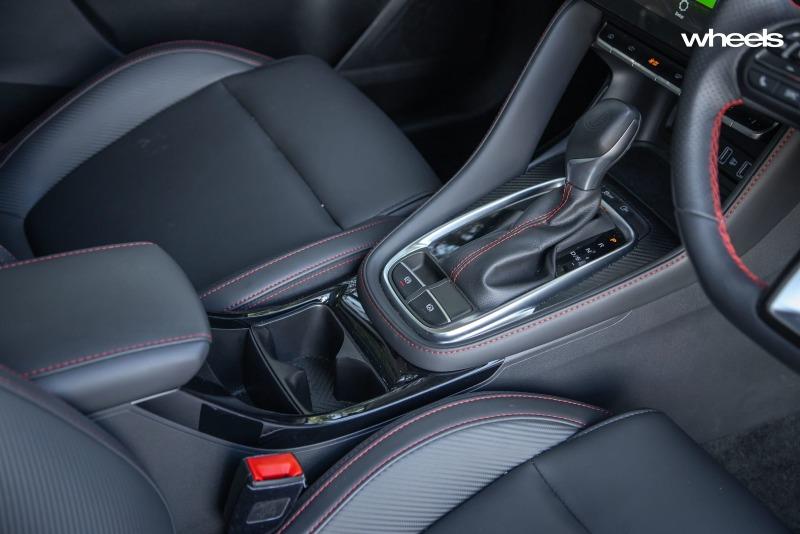 2022_MG_ZST_Brighton_Blue_interior_front_centre_console_SRawlings.jpg