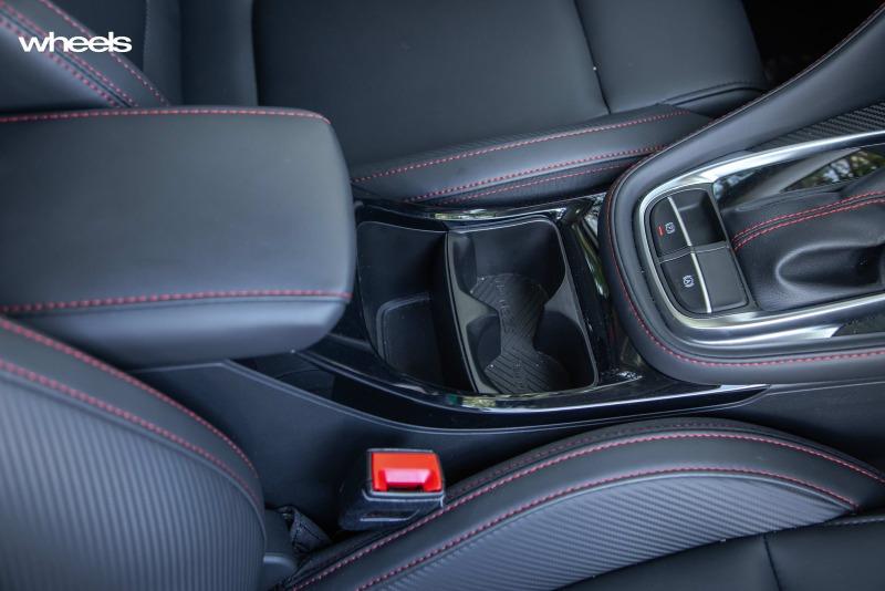 2022_MG_ZST_Brighton_Blue_interior_front_cup_holders_SRawlings.jpg