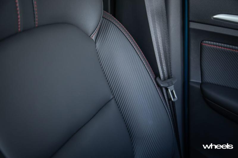 2022_MG_ZST_Brighton_Blue_interior_front_seat_trim_SRawlings.jpg