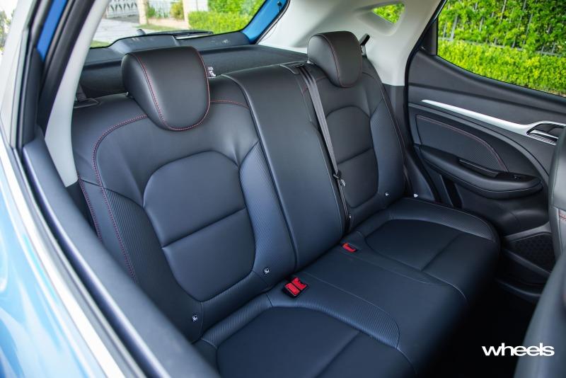 2022_MG_ZST_Brighton_Blue_interior_rear_seat_width_SRawlings.jpg