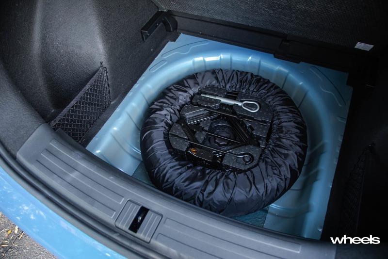 2022_MG_ZST_Brighton_Blue_interior_spare_wheel_SRawlings.jpg
