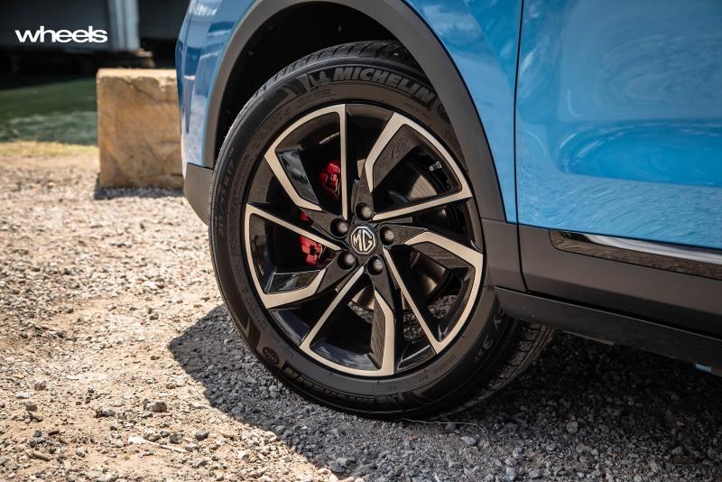 2022_MG_ZST_Brighton_Blue_detail_wheels_tyres_brakes_SRawlings.jpg