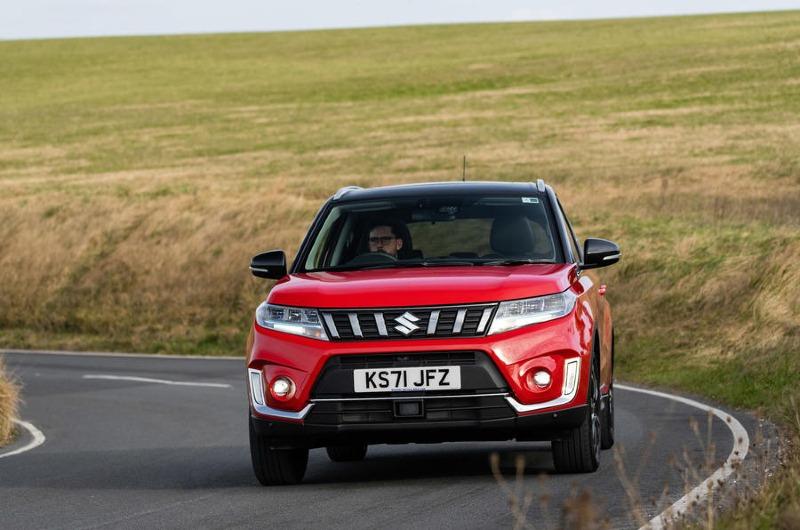 23-suzuki-vitara-full-hybrid-2022-uk-first-drive-review-cornering-front.jpg