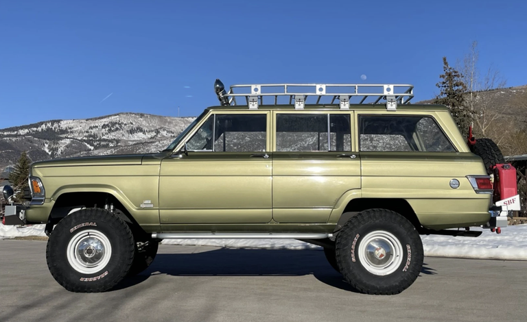 jeep-wagoneer-sideview-1646419305 5.png