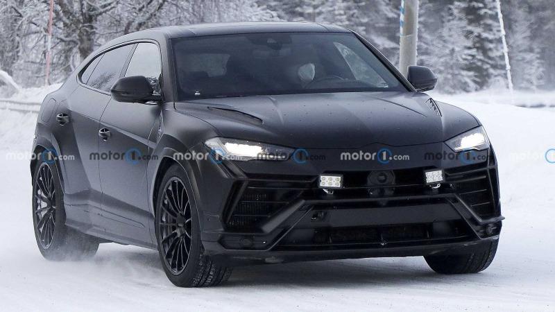 lamborghini-urus-evo-in-snow-spy-shots-front (1).jpg