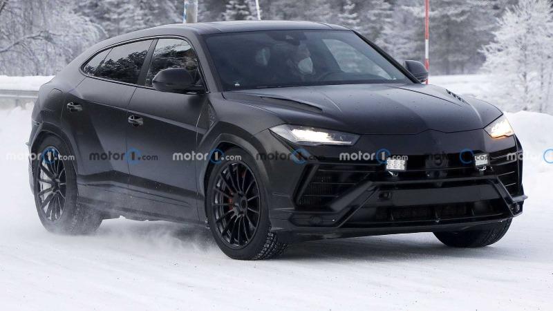 lamborghini-urus-evo-in-snow-spy-shots-front-angle.jpg