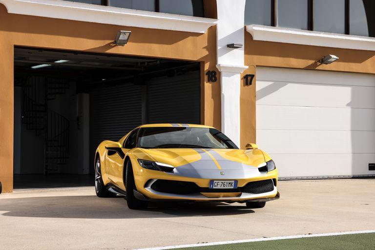 2022-ferrari-296gtb-assetto-fiorano-138-1646596004.jpg