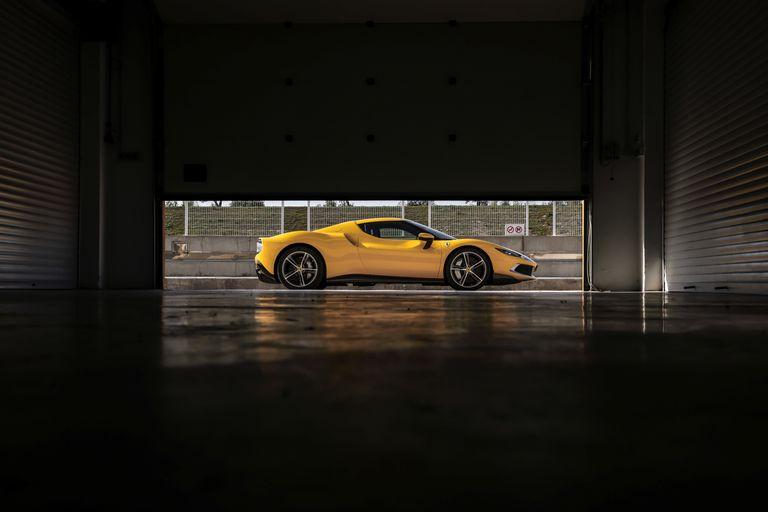 2022-ferrari-296gtb-assetto-fiorano-142-1646596010.jpg