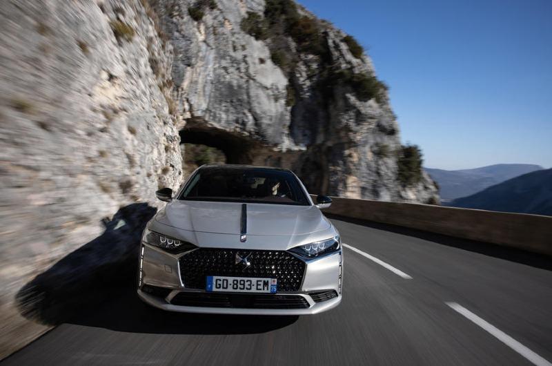 4-ds-9-e-tense-250-2022-first-drive-review-tracking-nose.jpg