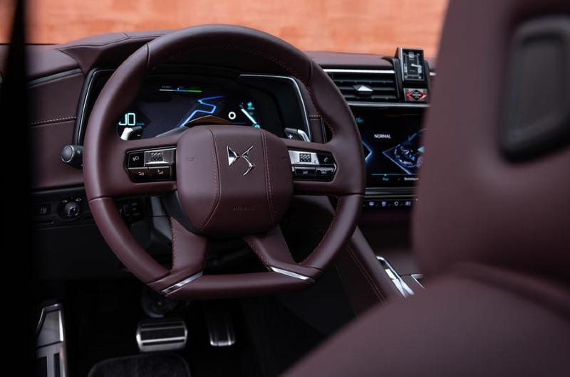 10-ds-9-e-tense-250-2022-first-drive-review-steering-wheel.jpg